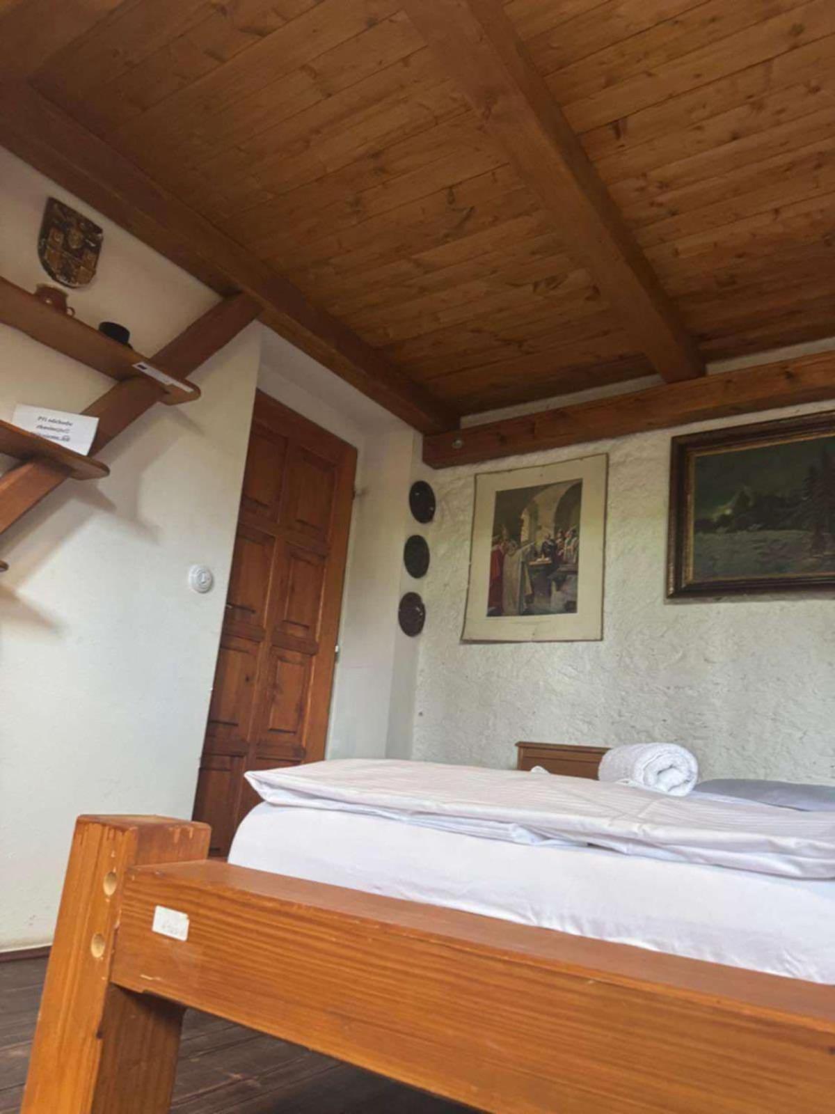 Housuv Mlyn Hotel Tábor Buitenkant foto